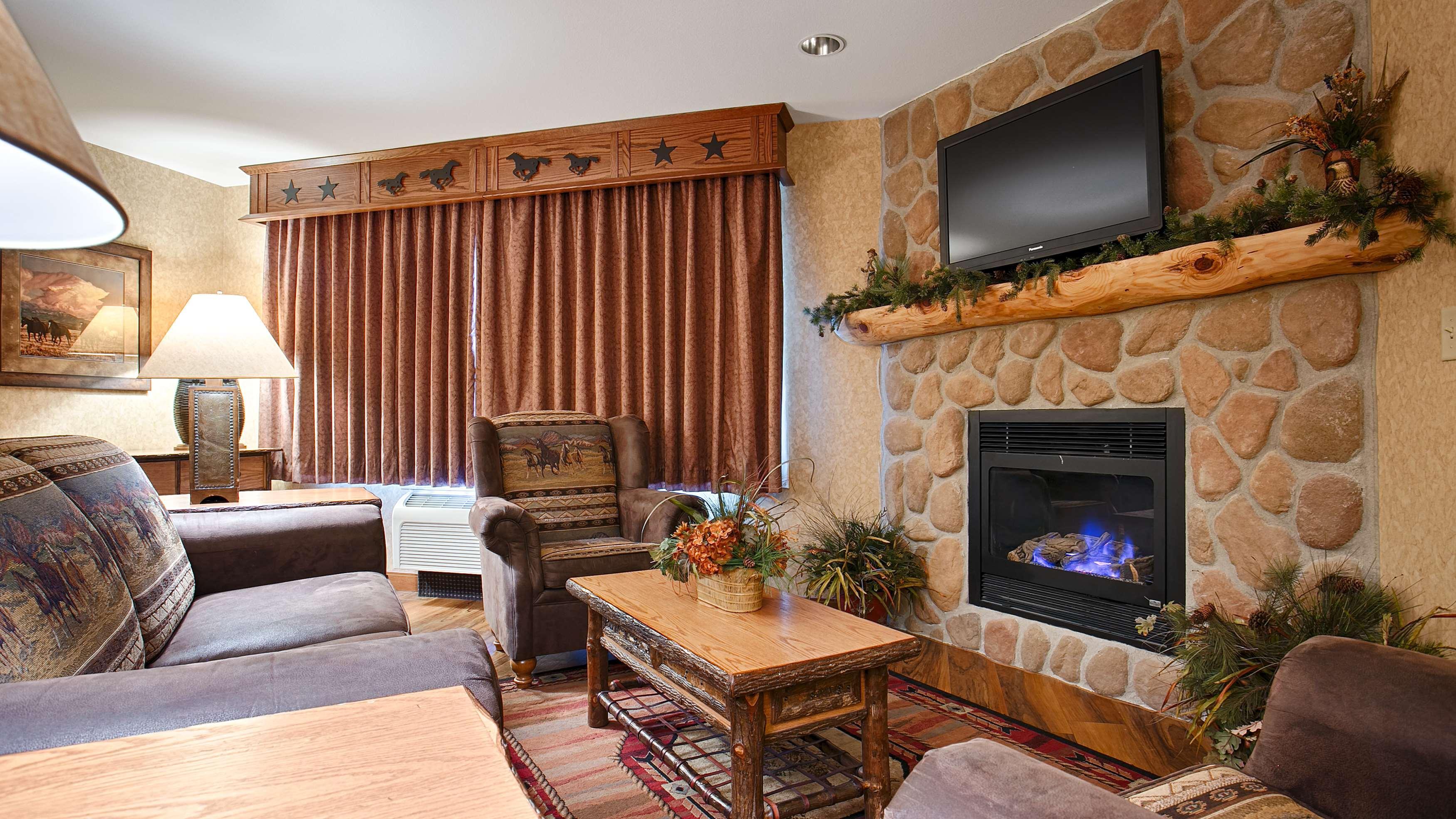 Best Western Plus Kelly Inn And Suites Фарго Экстерьер фото