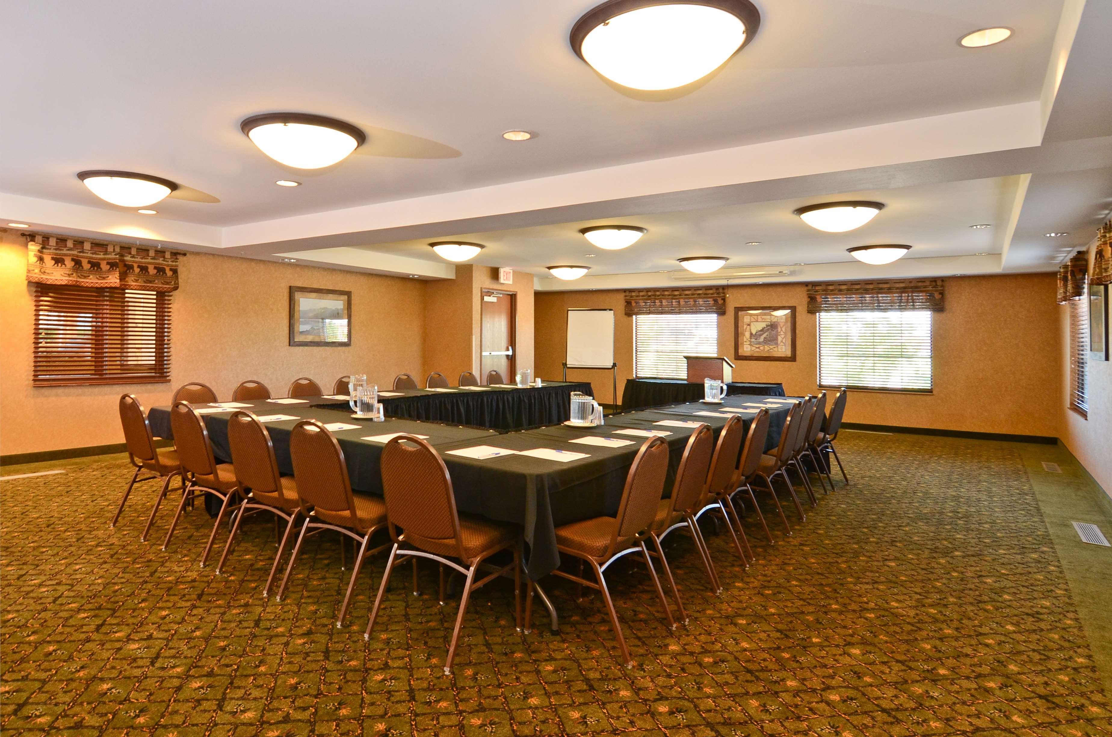 Best Western Plus Kelly Inn And Suites Фарго Экстерьер фото