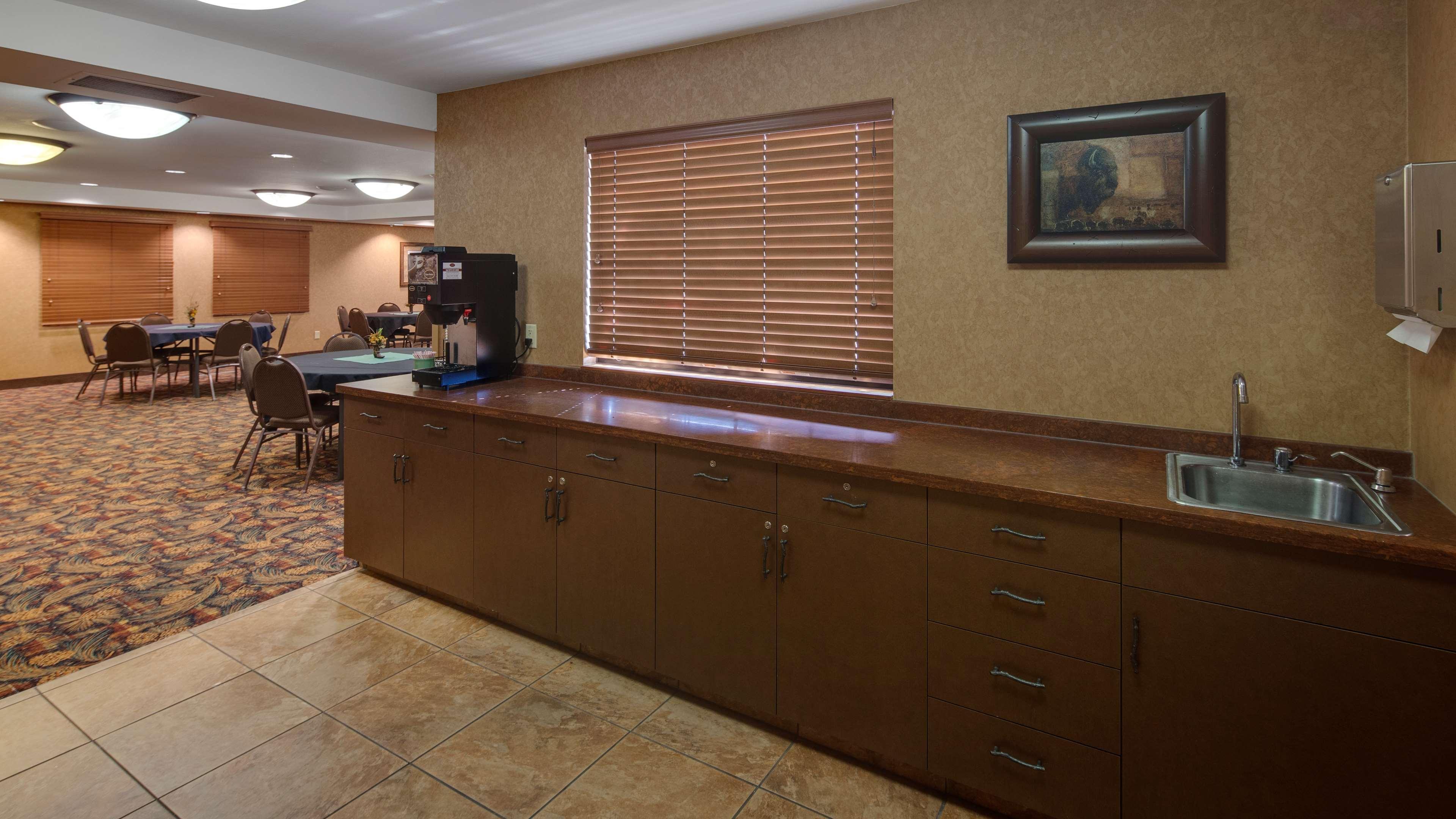 Best Western Plus Kelly Inn And Suites Фарго Экстерьер фото