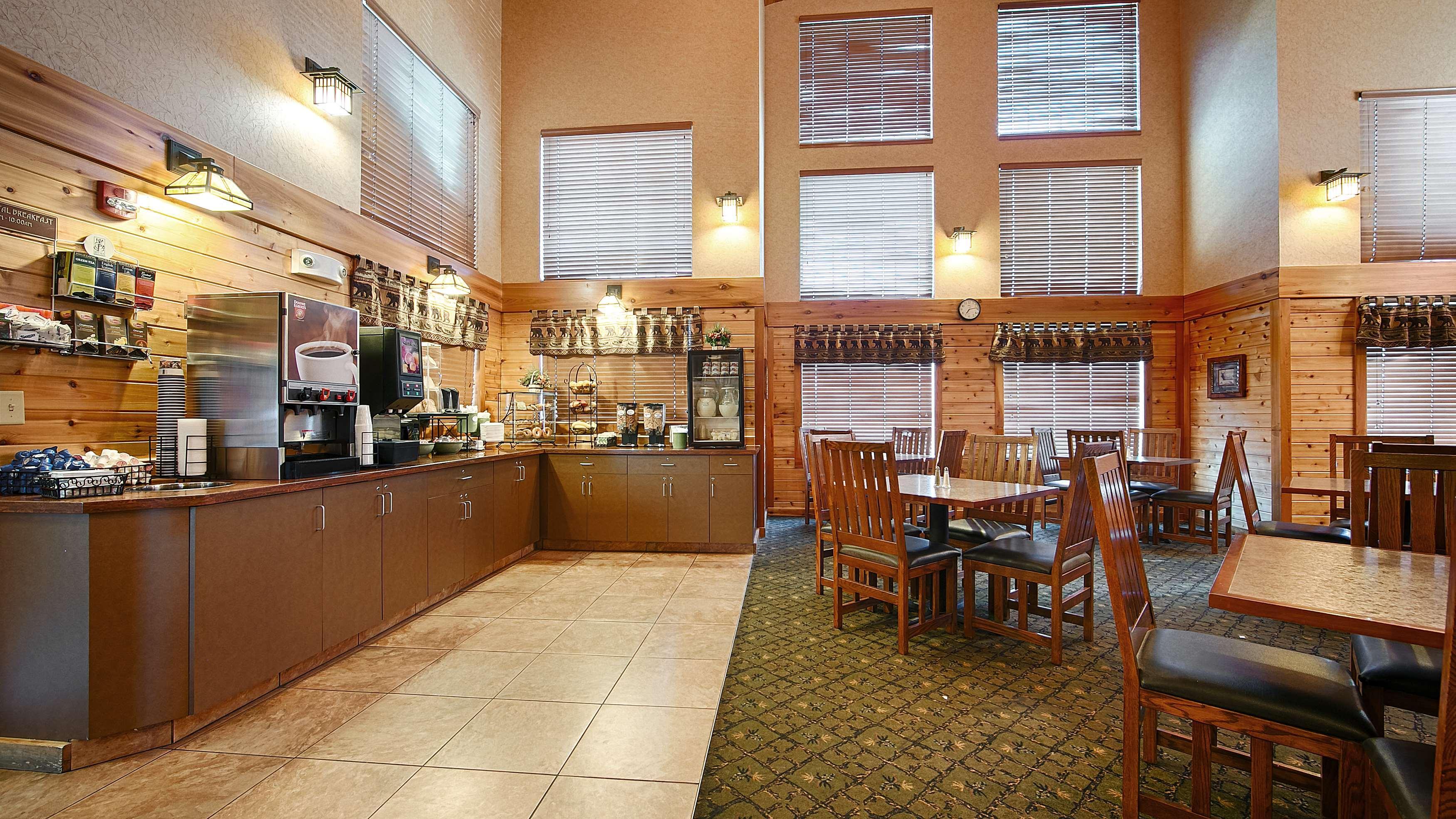 Best Western Plus Kelly Inn And Suites Фарго Экстерьер фото