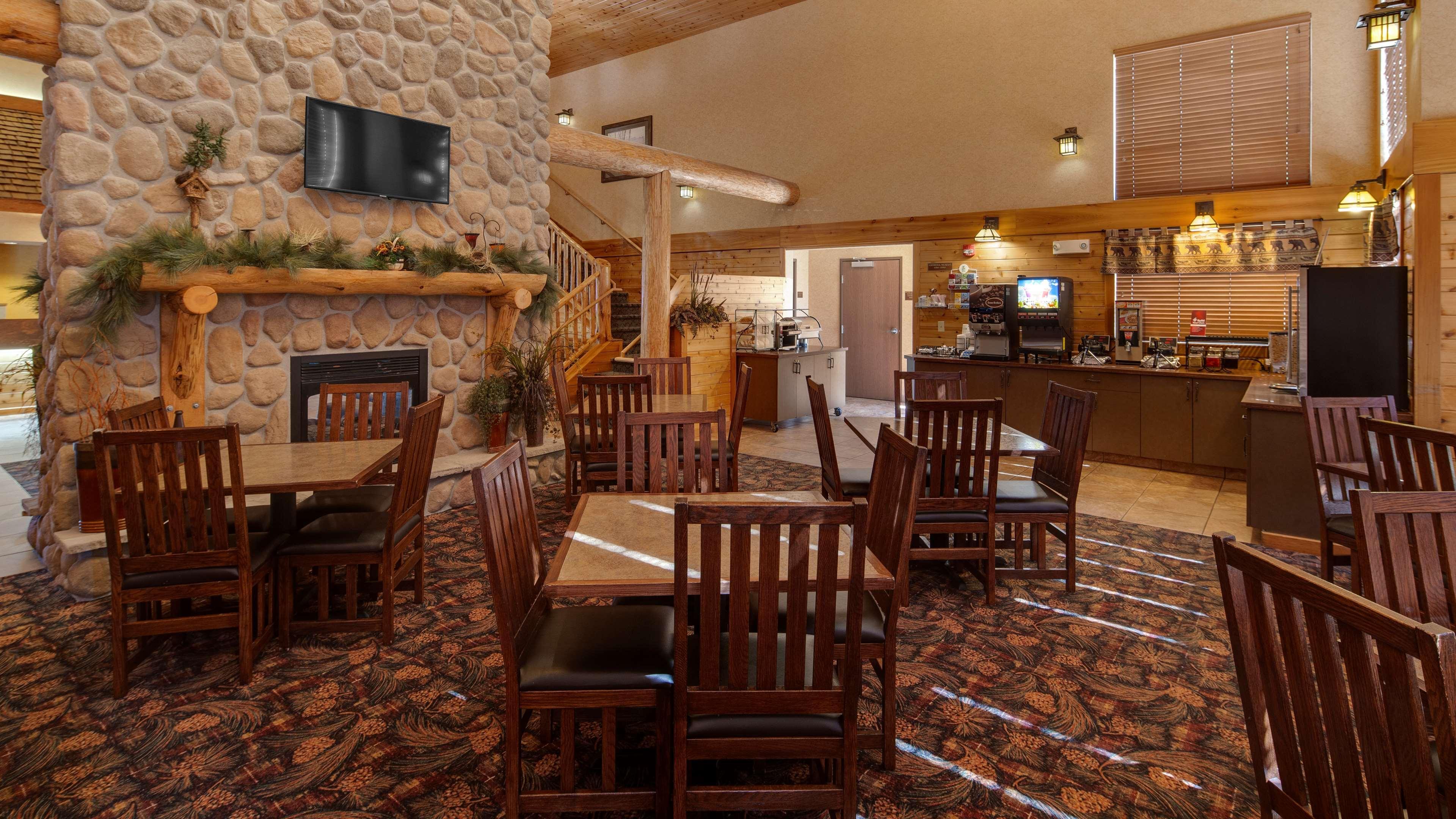 Best Western Plus Kelly Inn And Suites Фарго Экстерьер фото